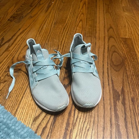 Adidas bounce sneakers size 9.5 - Picture 1 of 8